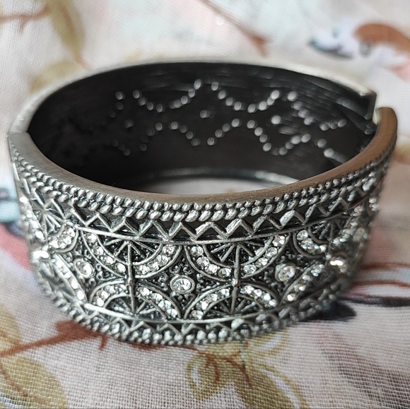 Art Deco Reproduction Clamper Pewter Color Rhinestone Bracelet MINT Condition - Picture 3 of 10